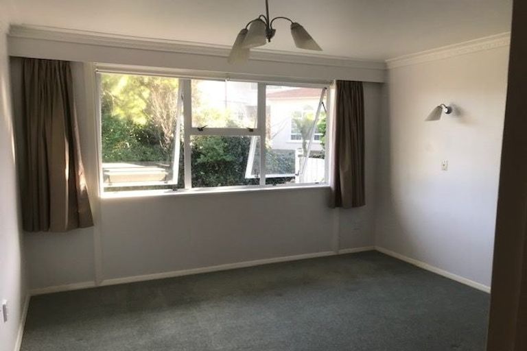 Photo of property in 25 Wai-iti Crescent, Woburn, Lower Hutt, 5010