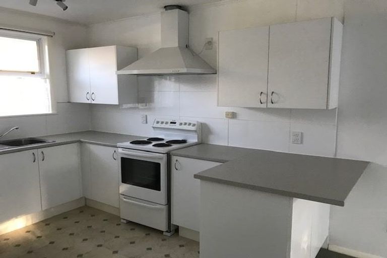 Photo of property in 25 Wai-iti Crescent, Woburn, Lower Hutt, 5010