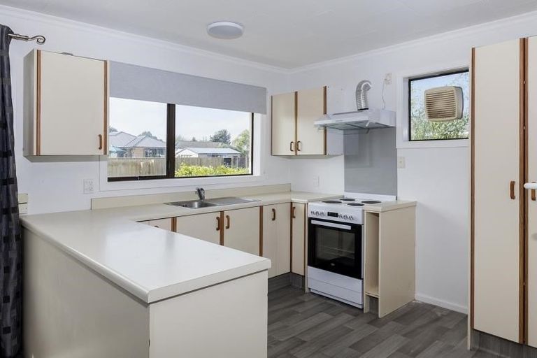 Photo of property in 11 Eglinton Street, Avondale, Christchurch, 8061