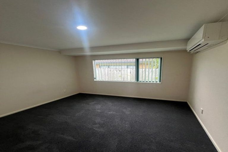 Photo of property in 3 Nephin Place, East Tamaki Heights, Auckland, 2016