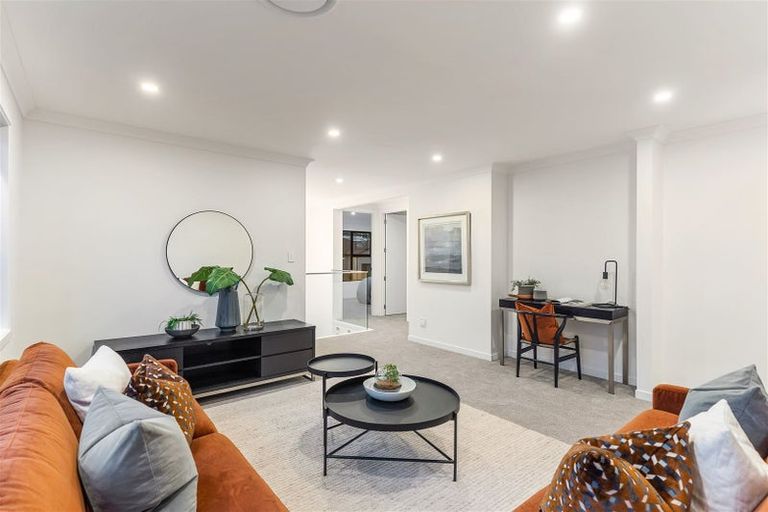 Photo of property in 6 Luff Place, Long Bay, Auckland, 0630