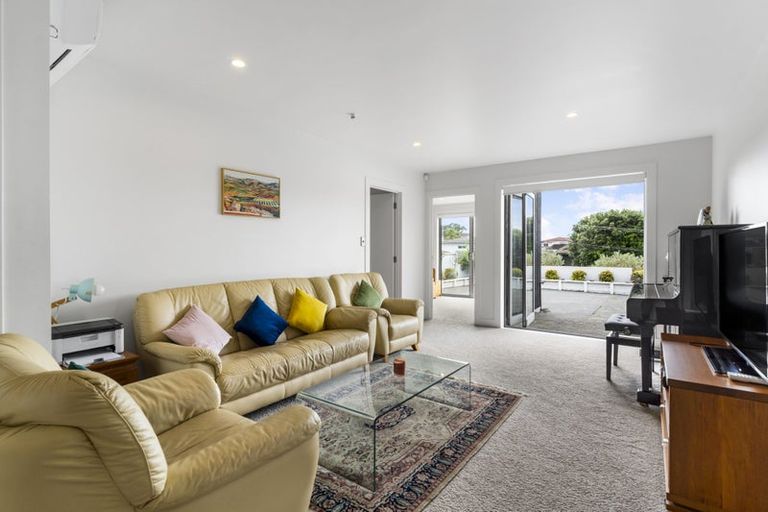 Photo of property in 24 Beach Road, Castor Bay, Auckland, 0620