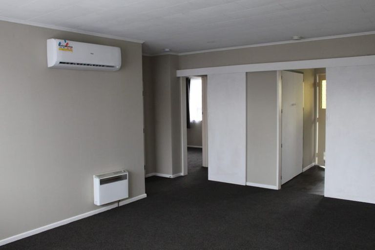 Photo of property in 17 Limbrick Street, Terrace End, Palmerston North, 4410