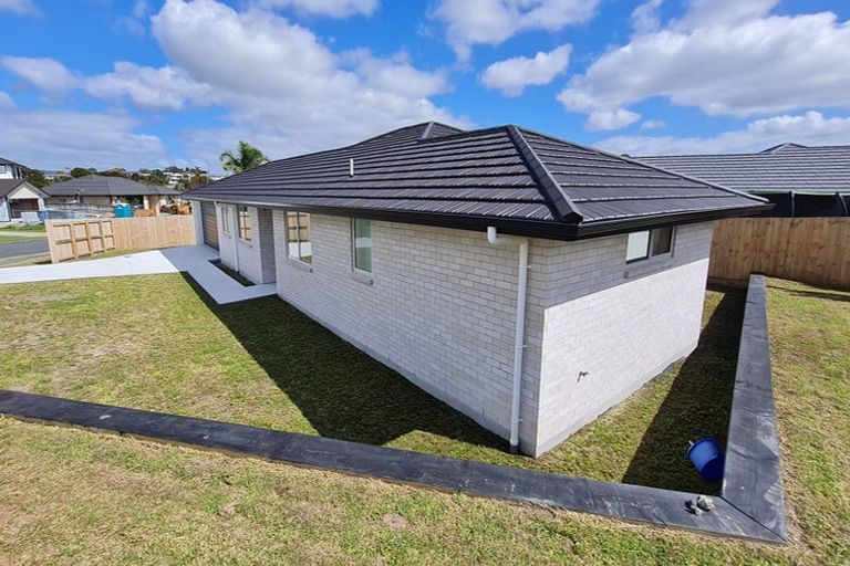 Photo of property in 15 Ocean View Rise, Ruakaka, 0116