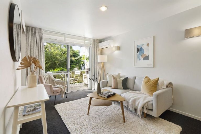 Photo of property in 3/73 Princes Street, Northcote Point, Auckland, 0627