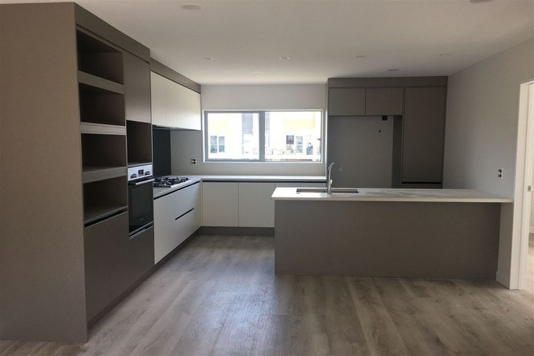 Photo of property in 4 Meritage Lane, Te Atatu South, Auckland, 0610