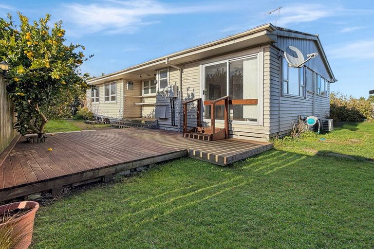 Photo of property in 6 Awatea Street, Levin, 5510