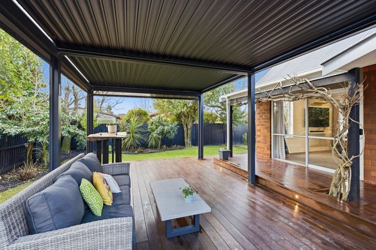 Photo of property in 7 Calbreath Place, Russley, Christchurch, 8042