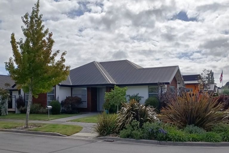 Photo of property in 32 Te Whenu Crescent, Marshland, Christchurch, 8083