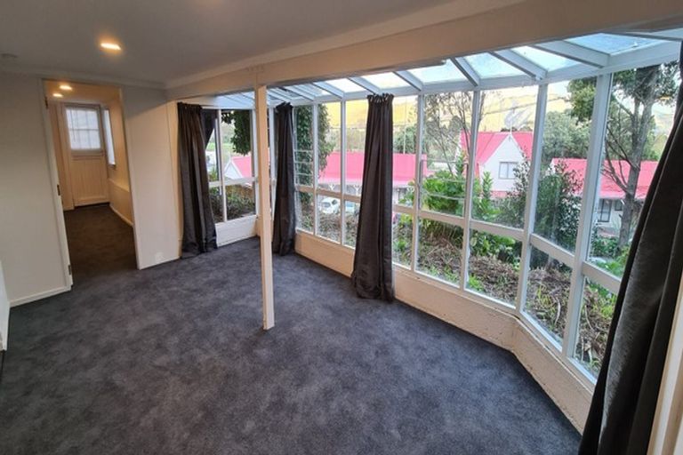 Photo of property in 261 Grounsell Crescent, Belmont, Lower Hutt, 5010