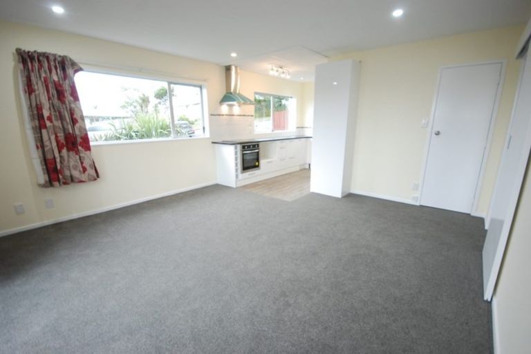 Photo of property in 1/98 Birkdale Road, Birkdale, Auckland, 0626