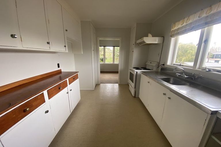 Photo of property in 32 Kervil Avenue, Te Atatu Peninsula, Auckland, 0610