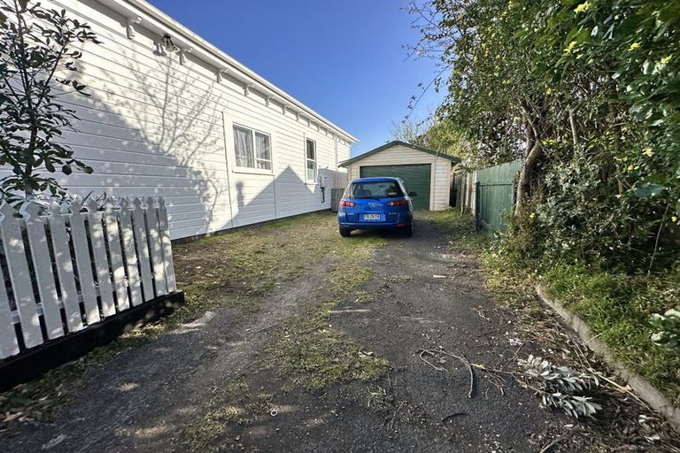 Photo of property in 17 Caius Avenue, Gonville, Whanganui, 4501