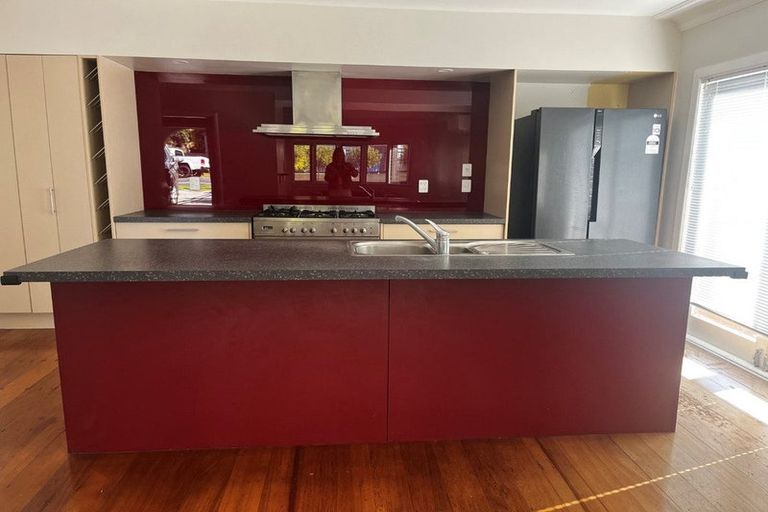 Photo of property in 5 Hattaway Avenue, Bucklands Beach, Auckland, 2012