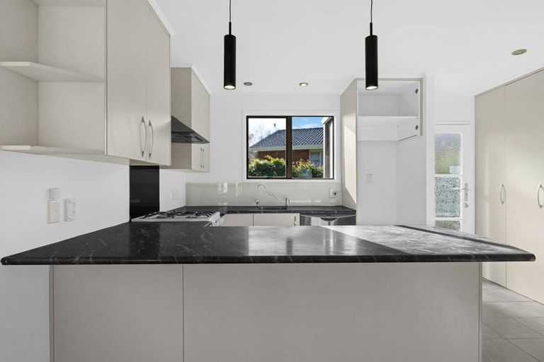 Photo of property in 6 Redcrest Avenue, Red Hill, Papakura, 2110