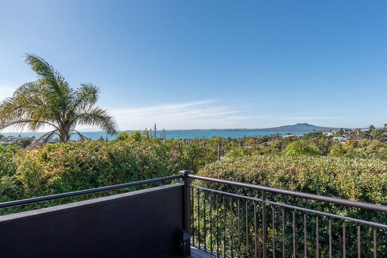 Photo of property in 19 Aberdeen Road, Castor Bay, Auckland, 0620