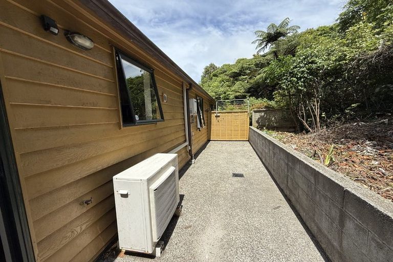 Photo of property in 28 Futuna Close, Karori, Wellington, 6012
