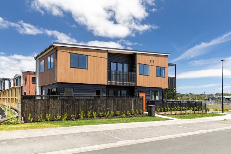 Photo of property in 25 Kapia Road, Westgate, 0614