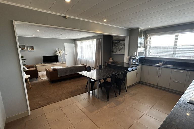 Photo of property in 4/8 Lee Road, Taradale, Napier, 4112