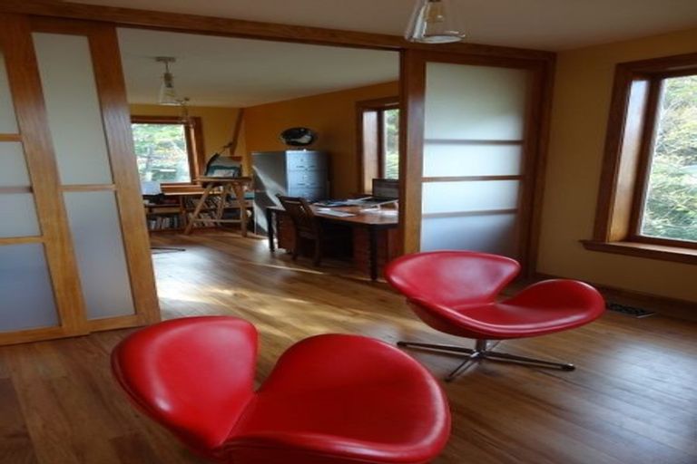 Photo of property in 57 Hawkhurst Road, Lyttelton, 8082