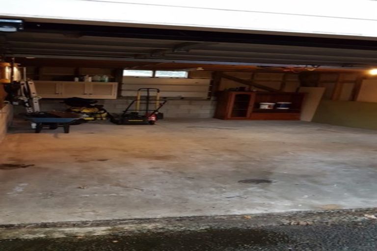 Photo of property in 1/42 Brains Road, Kelston, Auckland, 0602