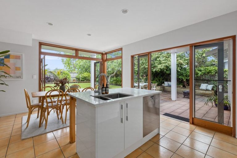 Photo of property in 6 Stafford Road, Northcote Point, Auckland, 0627