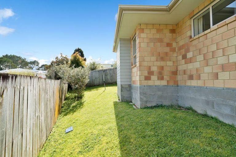 Photo of property in 103a Barrys Road, Glendene, Auckland, 0602