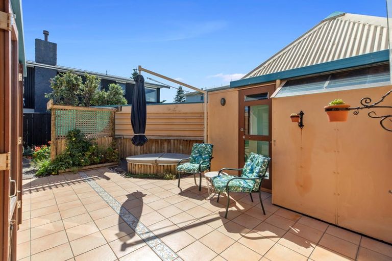Photo of property in 393b Oceanbeach Road, Mount Maunganui, 3116