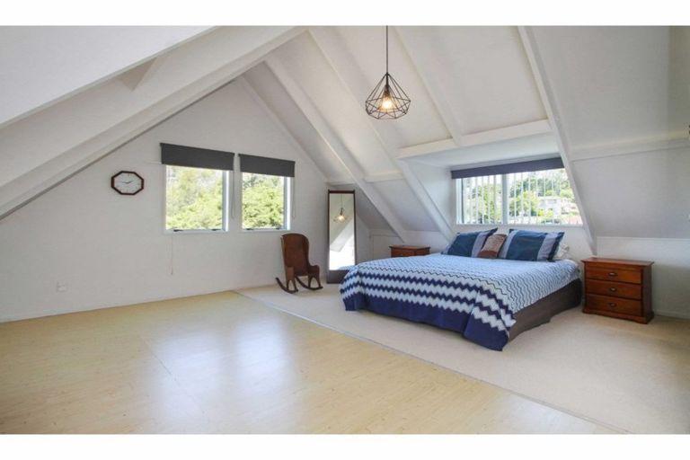 Photo of property in 1/18 Teviot Place, Totara Vale, Auckland, 0629