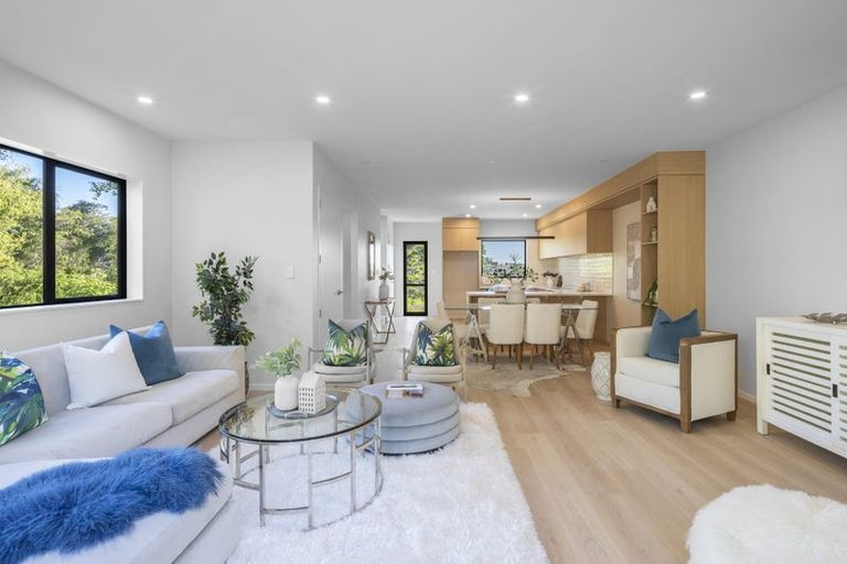 Photo of property in 1 Rengarenga Rise, Fairview Heights, Auckland, 0632