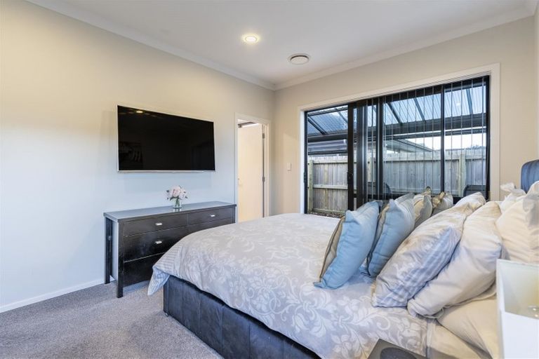 Photo of property in 15 Van Rixel Drive, Kumeu, 0810