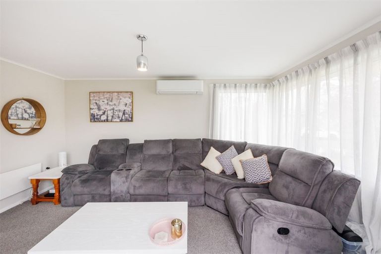 Photo of property in 10 Peters Avenue, Cloverlea, Palmerston North, 4412