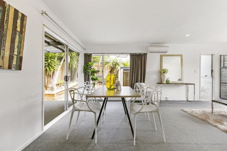 Photo of property in 2/14 Celina Place, Browns Bay, Auckland, 0630