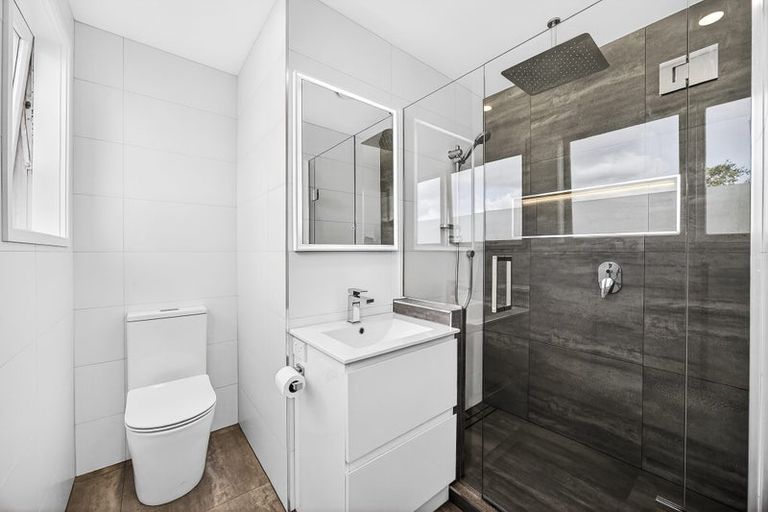 Photo of property in 99 Sunnyside Road, Sunnyvale, Auckland, 0612