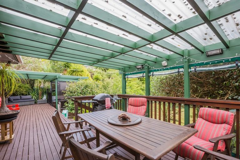 Photo of property in 8 Woodstock Terrace, Tawa, Wellington, 5028