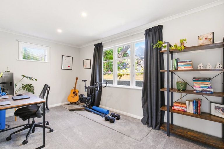 Photo of property in 29 View Road, Houghton Bay, Wellington, 6023