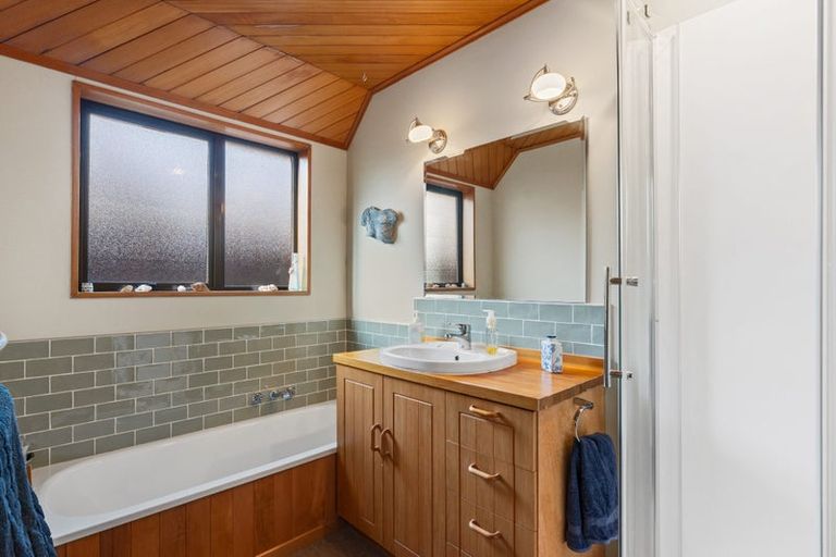 Photo of property in 2/4 Herbs Place, Cashmere, Christchurch, 8022
