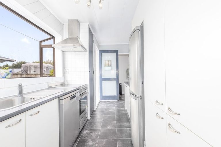 Photo of property in 40 Walton Road, Paraparaumu Beach, Paraparaumu, 5032