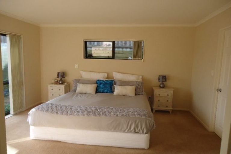 Photo of property in 6 Chelmsley Avenue, Henderson, Auckland, 0612