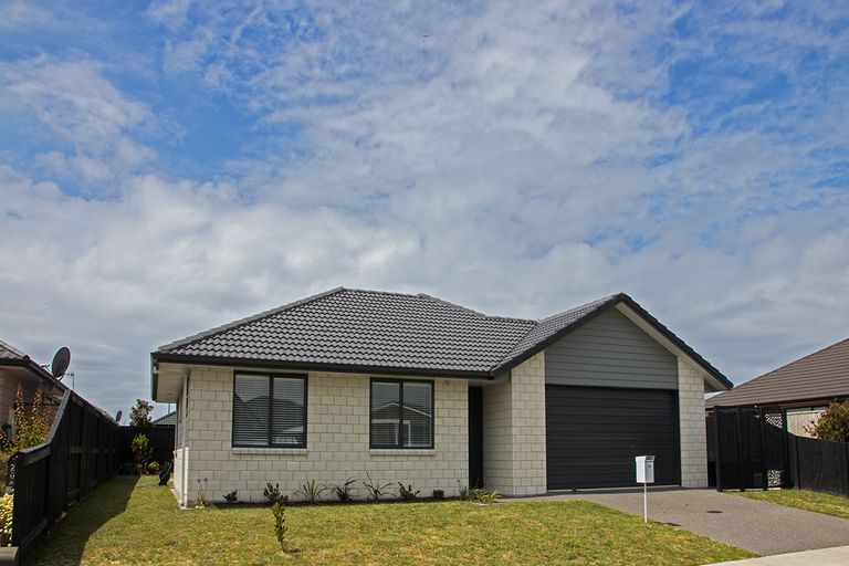 Photo of property in 18 Cupples Street, Papamoa Beach, Papamoa, 3118