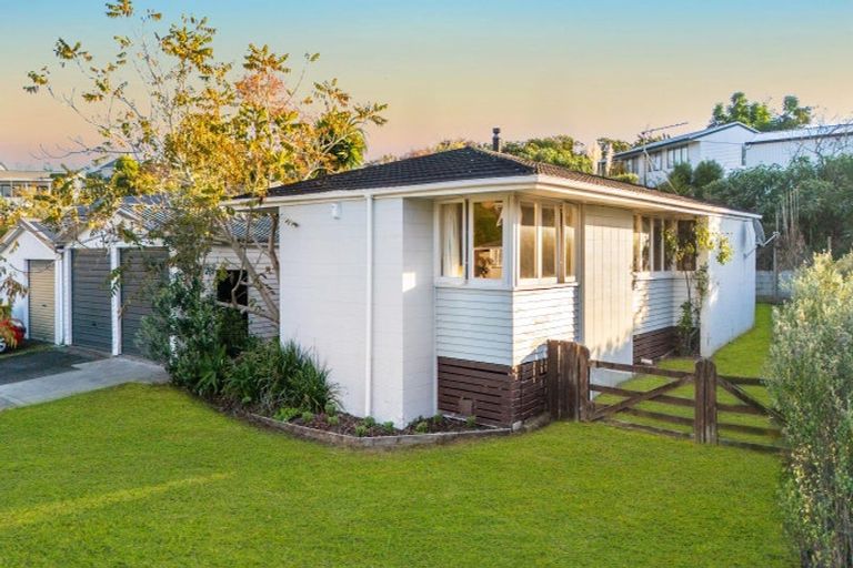 Photo of property in 5 Miro Place, Waiuku, 2123