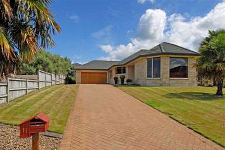 Photo of property in 11 Southworth Place, Grandview Heights, Hamilton, 3200