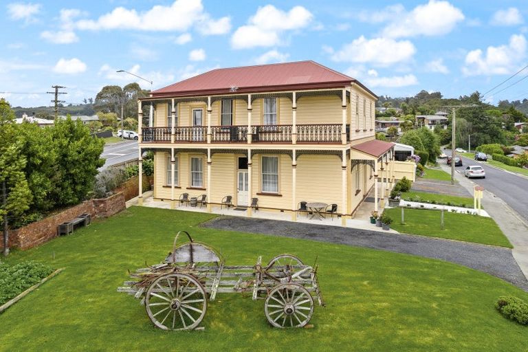 Photo of property in 1 Coach Road, Fairfield, Dunedin, 9018