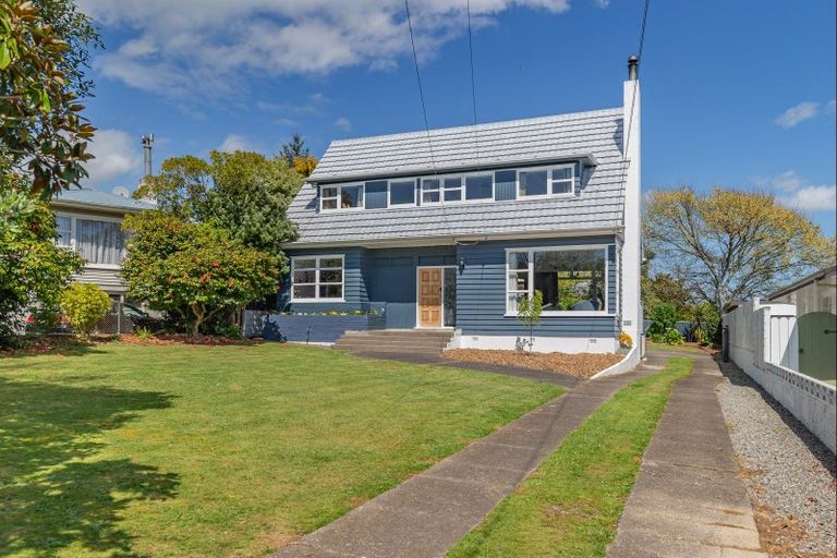 Photo of property in 35 Chester Street, Levin, 5510