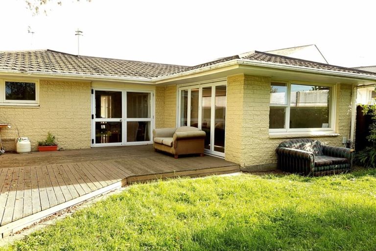 Photo of property in 16 Shearer Avenue, Papanui, Christchurch, 8052