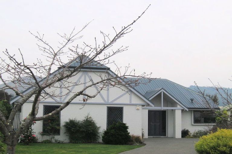 Photo of property in 3 Regent Way, Taradale, Napier, 4112