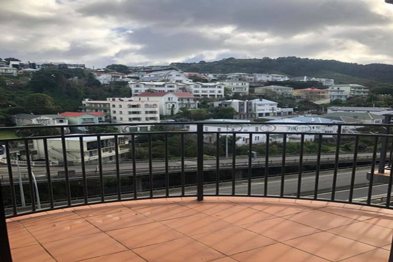 Photo of property in Atrium Towers, 8g/154 The Terrace, Wellington Central, Wellington, 6011