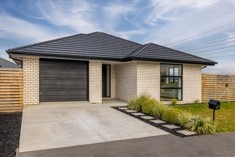 Photo of property in 27 Loch Tanna Way, Yaldhurst, Christchurch, 8042