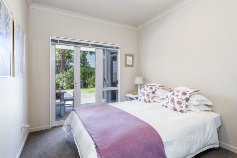 Photo of property in 87 Whangaparaoa Road, Red Beach, 0932