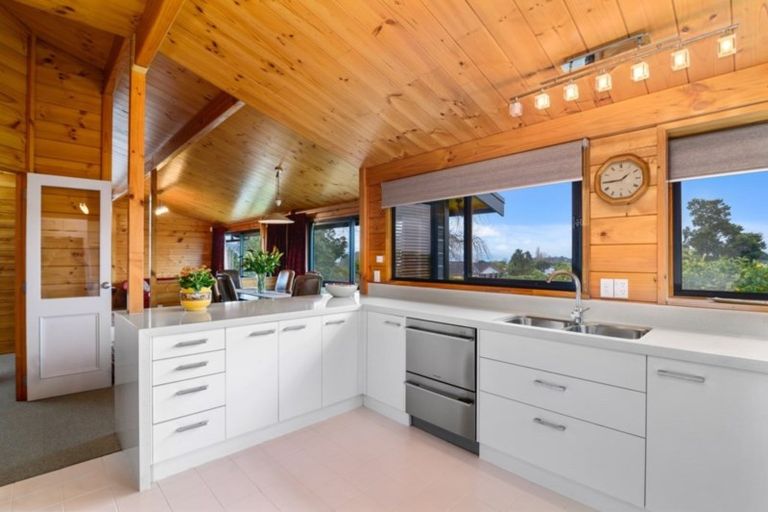 Photo of property in 11 Janet Place, Lynmore, Rotorua, 3010